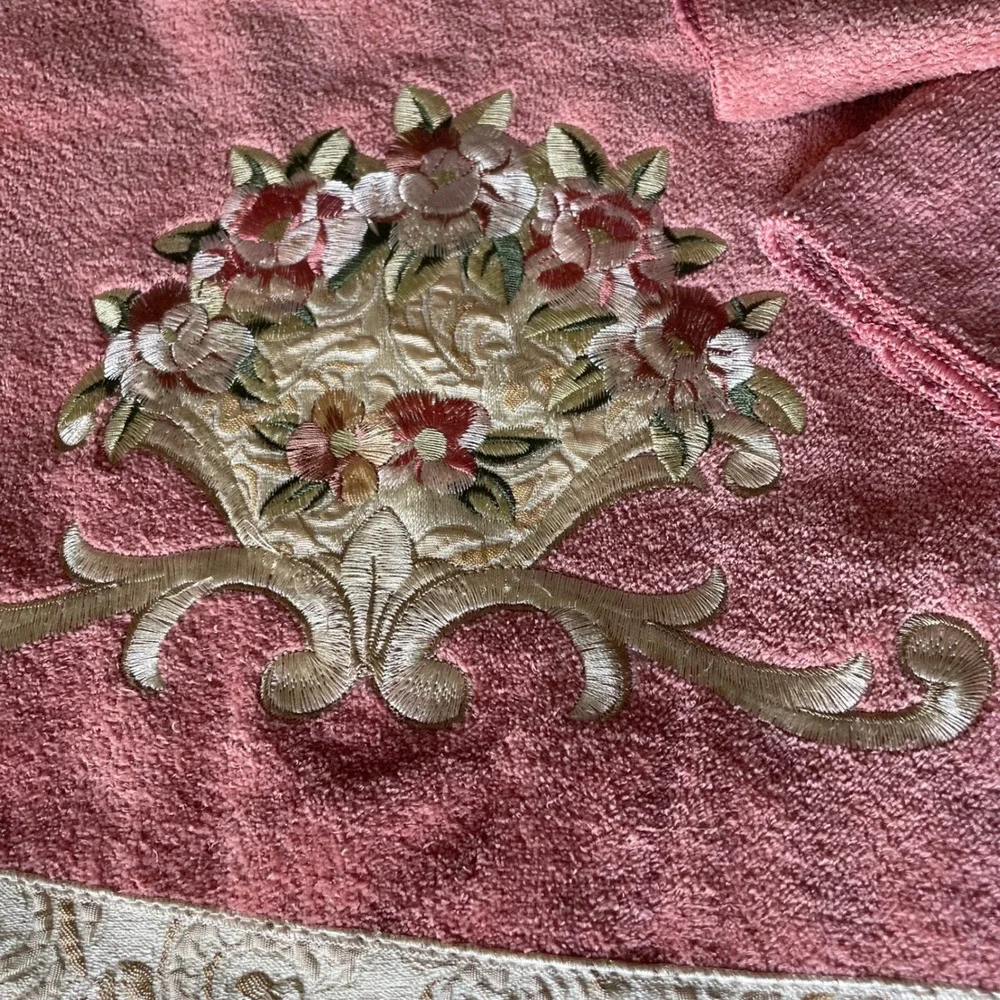 Avanti Linens 4pc Towel Set Dusty Rose Pink Floral Embroidered Cotton USA Made